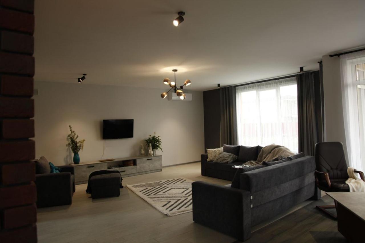 Uzhorod 3 Room Lovely House 外观 照片